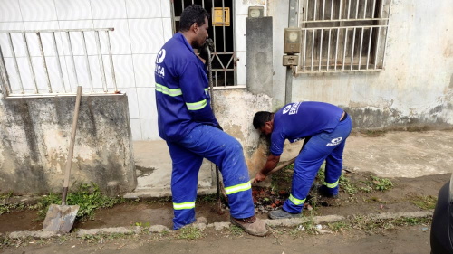 Moradores fazem 'aniversário' de obra parada há 8 meses em avenida da Zona  Sudeste de Teresina, Piauí