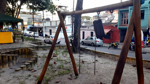 Conceição sofre com abandono da Praça - Jornal A Regiao